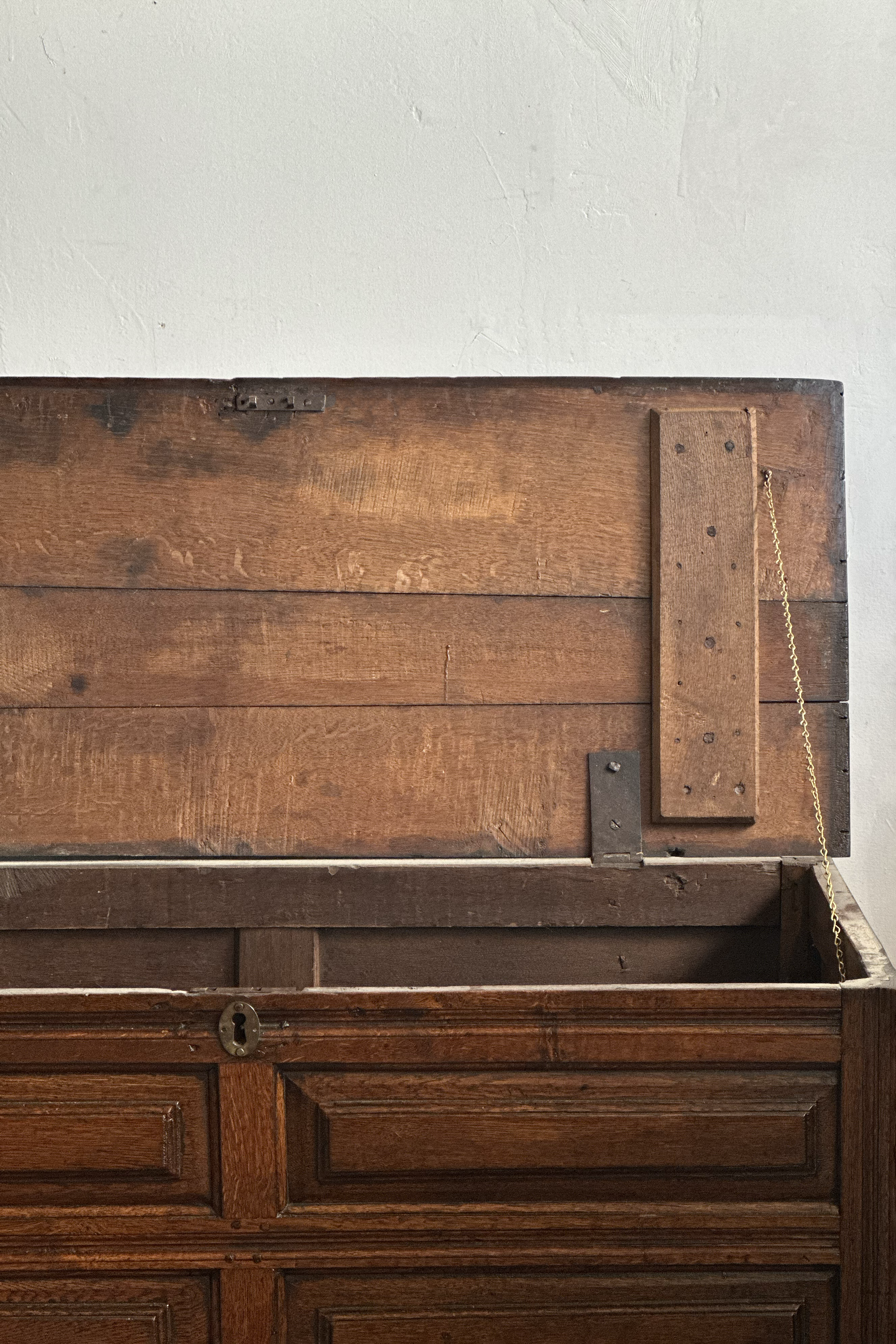 Antique English Georgian Oak Blanket Chest With Drawer
