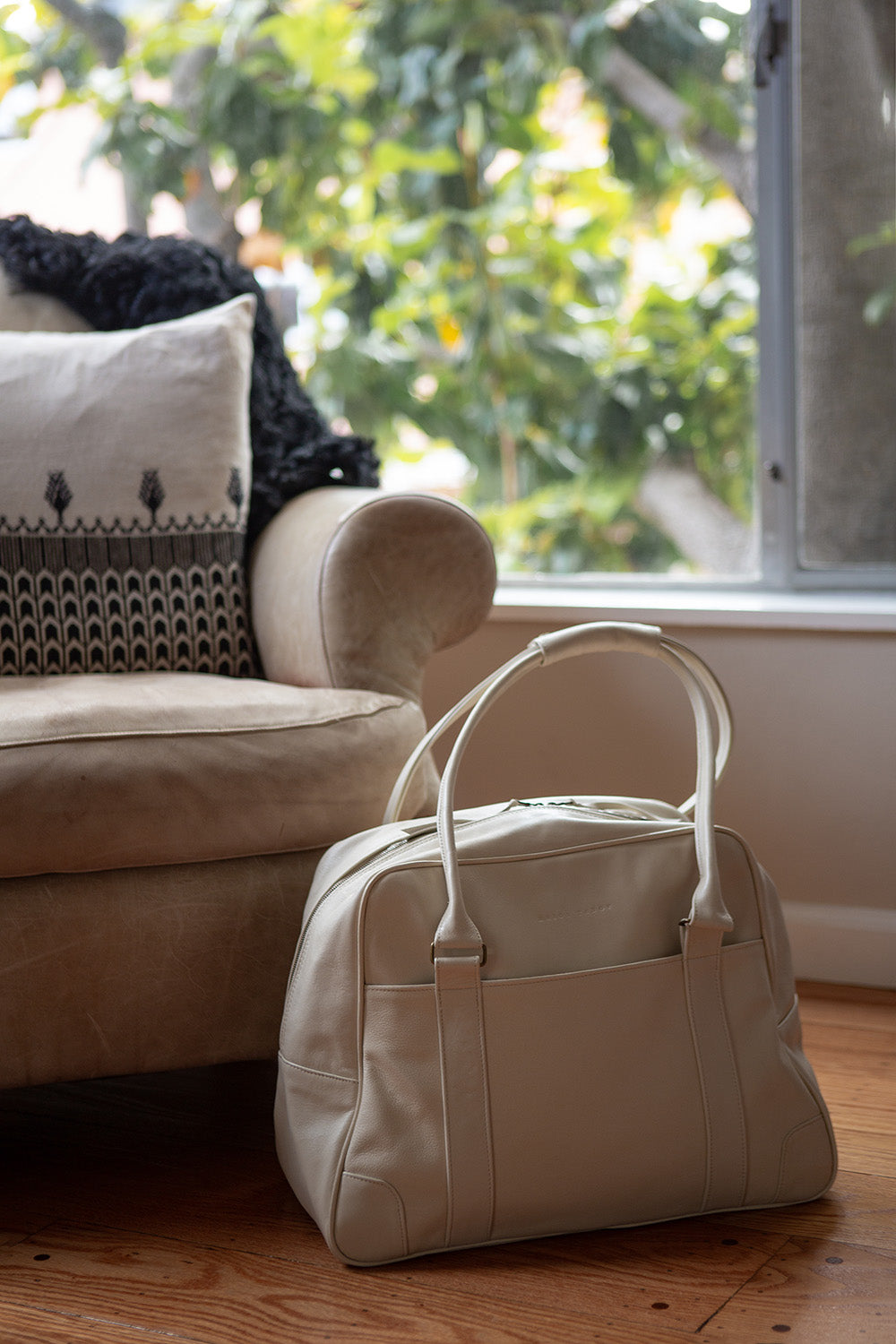 Egon Leather Weekender in Porcelain