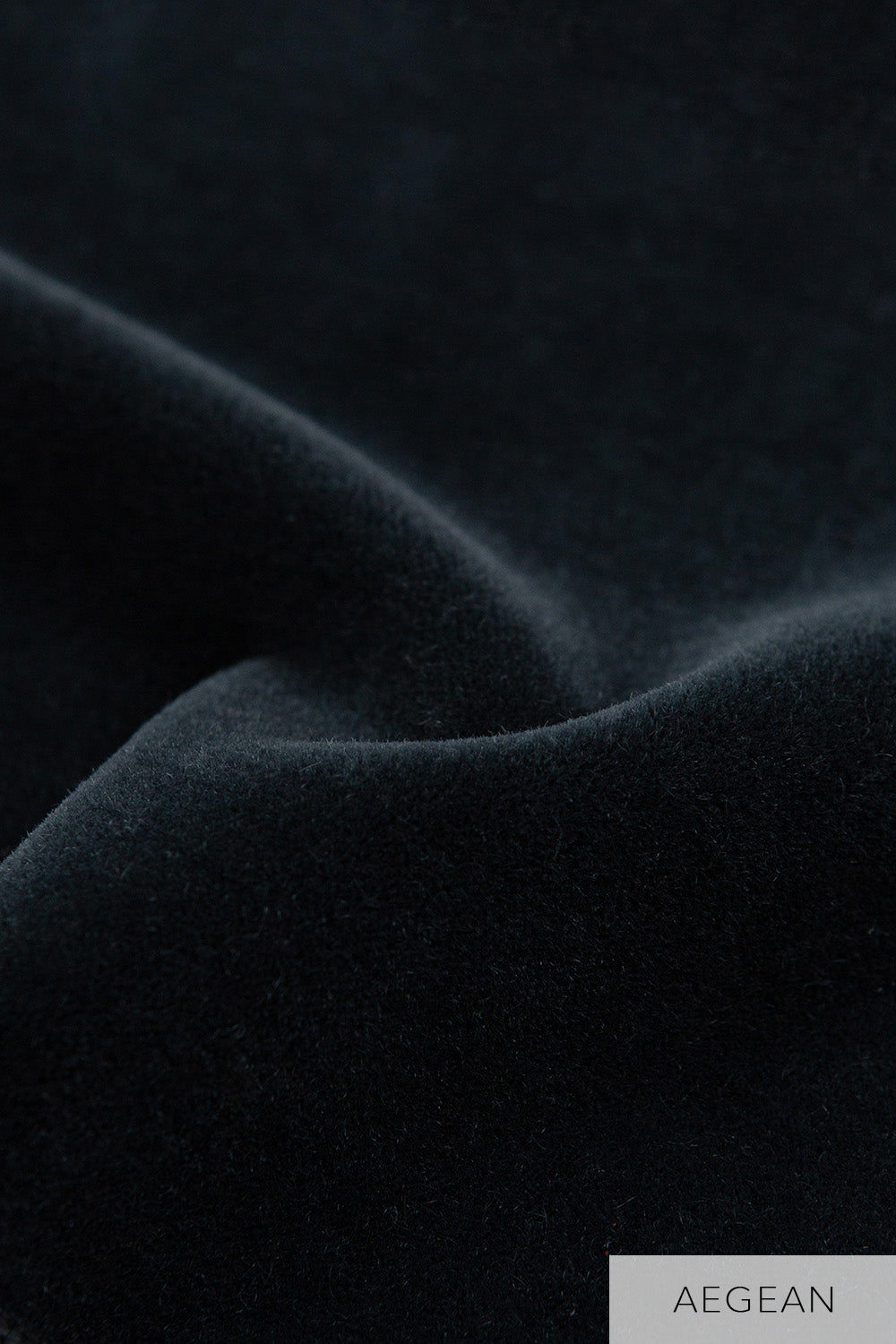 Yves Loveseat
