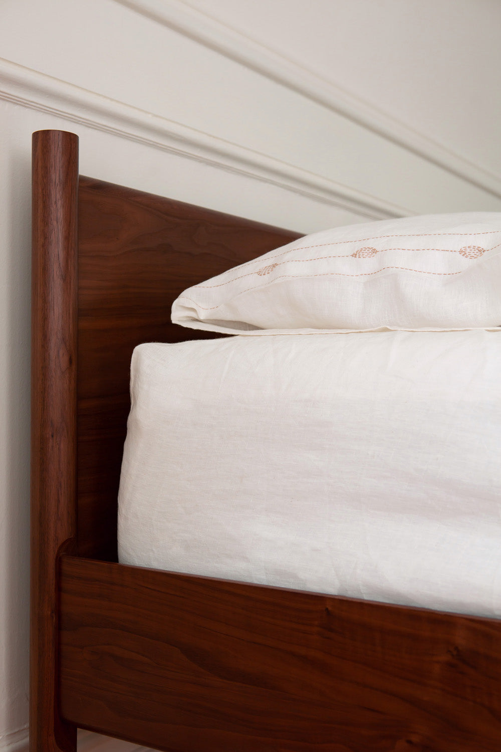 Fitted Sheet in Washed Soft White Linen