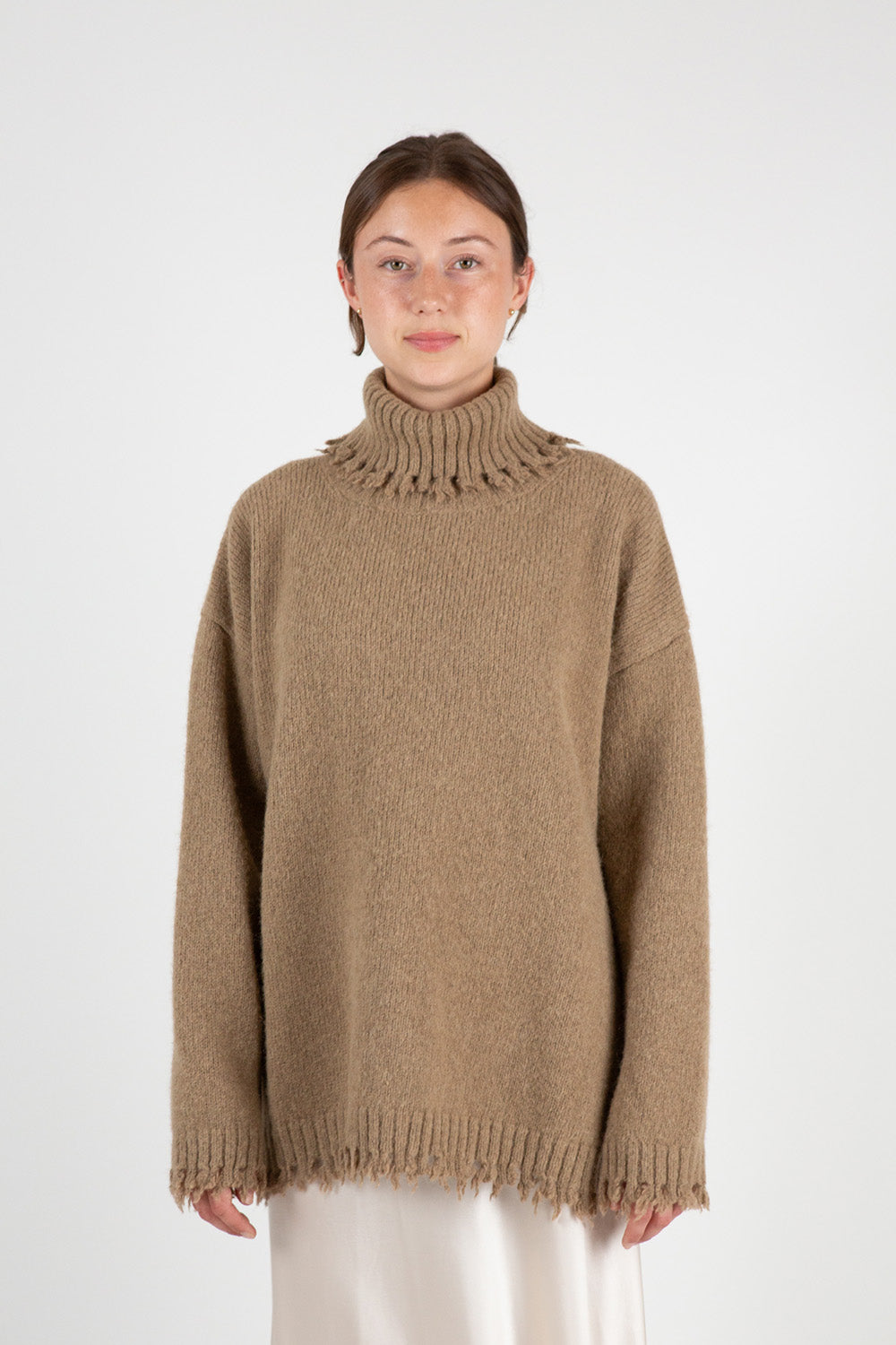 Lauren Manoogian ボートネックセーター Lauren Manoogian Fray Turtleneck in Tobacco
