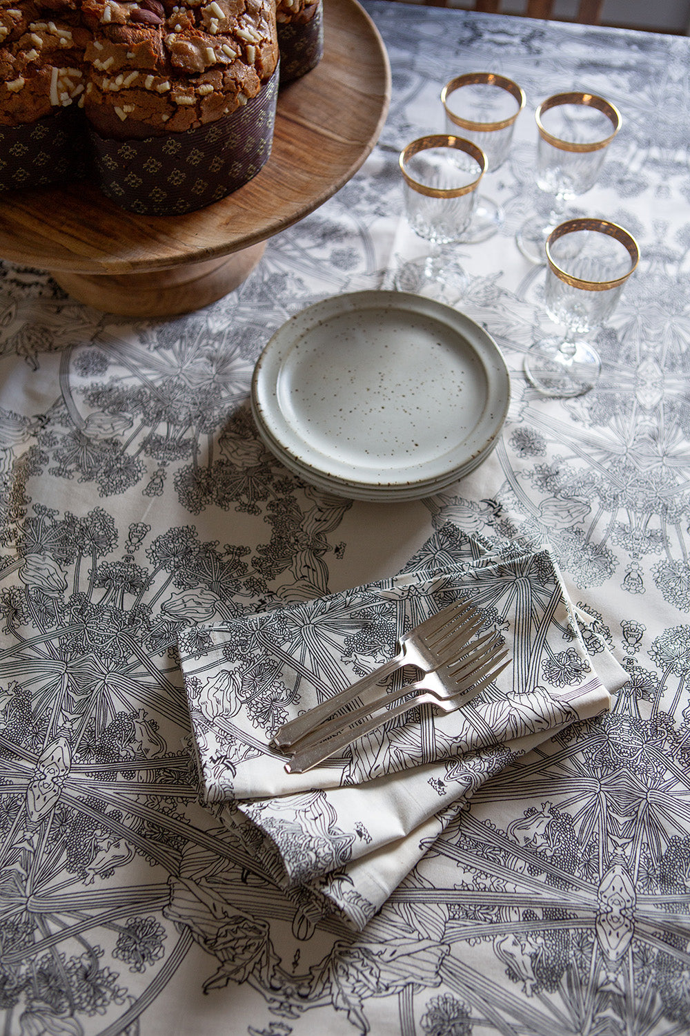 Cotton Napkin Set in Natural And Black Botanicus