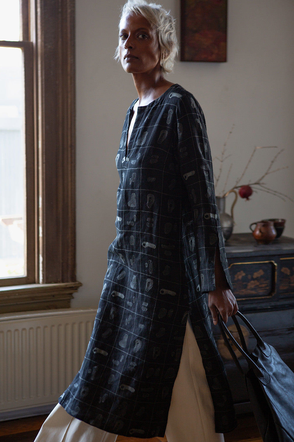 Nava Linen Caftan in Black Line Embroidery 0