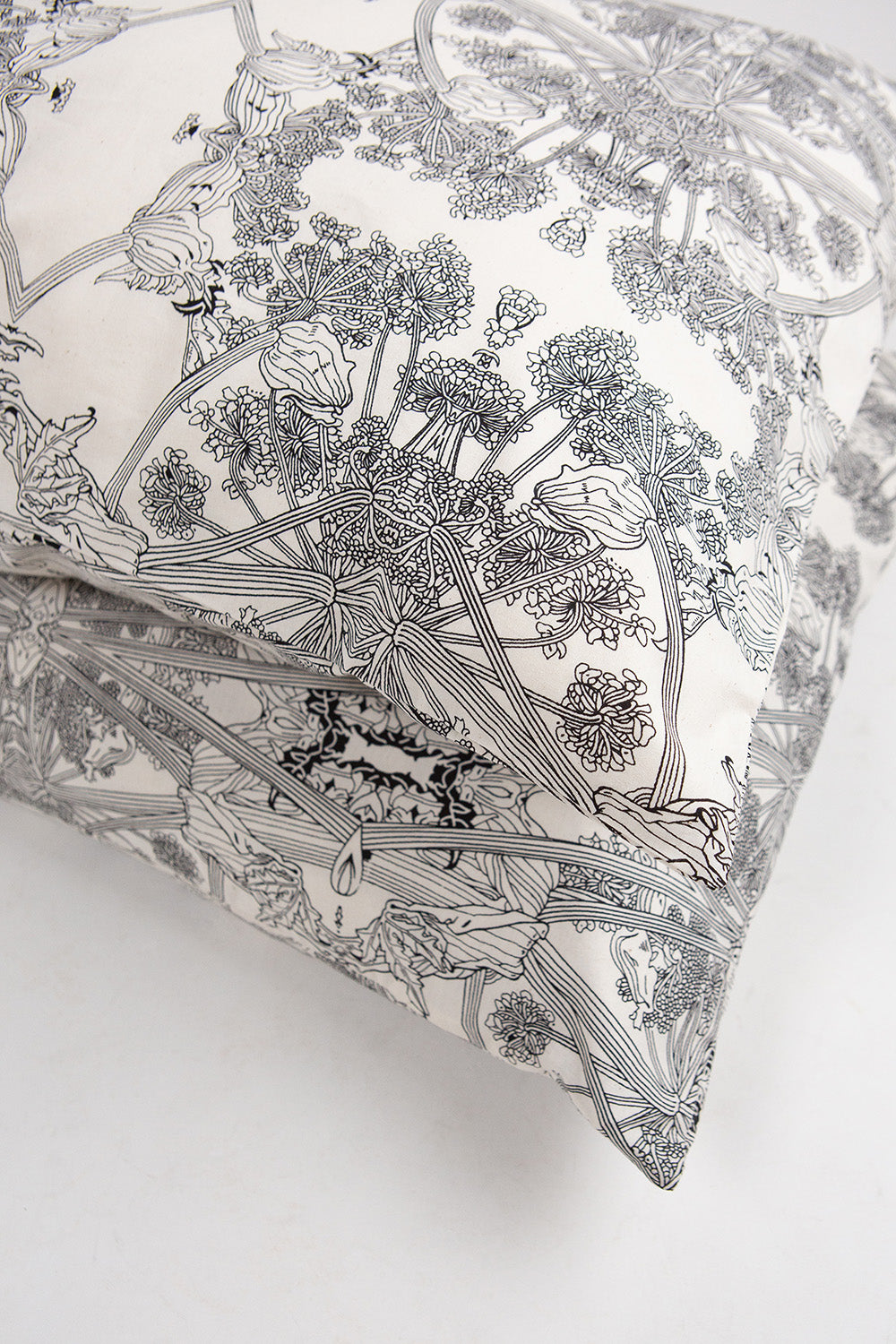 Cotton Pillowcase Pair In Natural And Black Botanicus