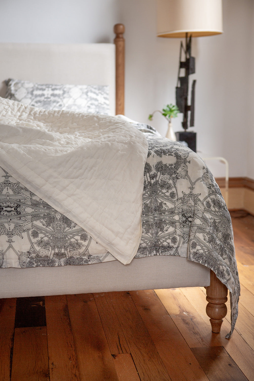 Cotton Hand-stitched Quilt In Natural And Black Botanicus