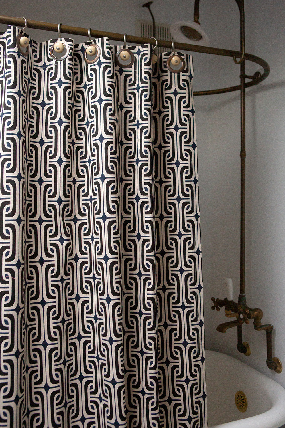 Cotton Shower Curtain in Super 1965 Natural/Navy/Black
