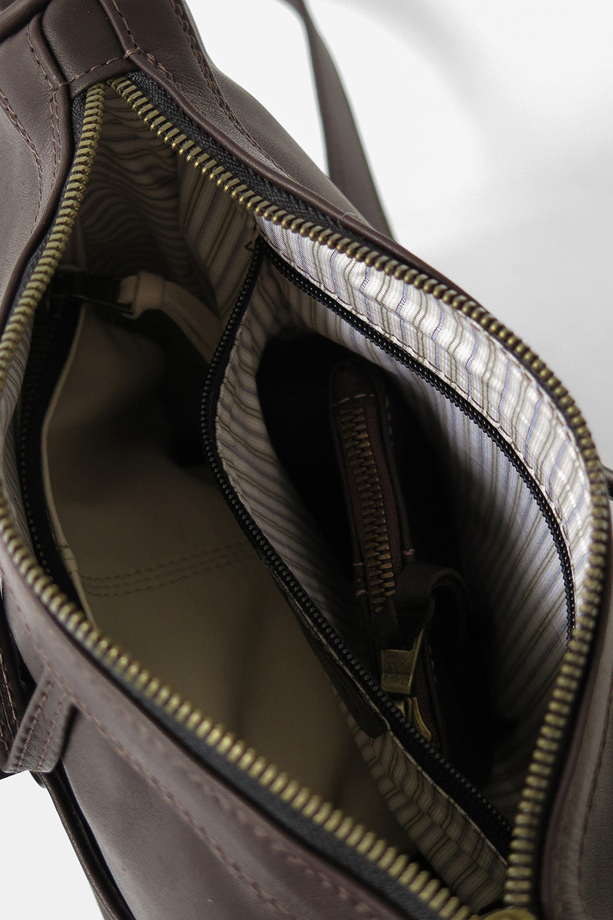 Twiggy Leather Shoulder Bag in Nocino