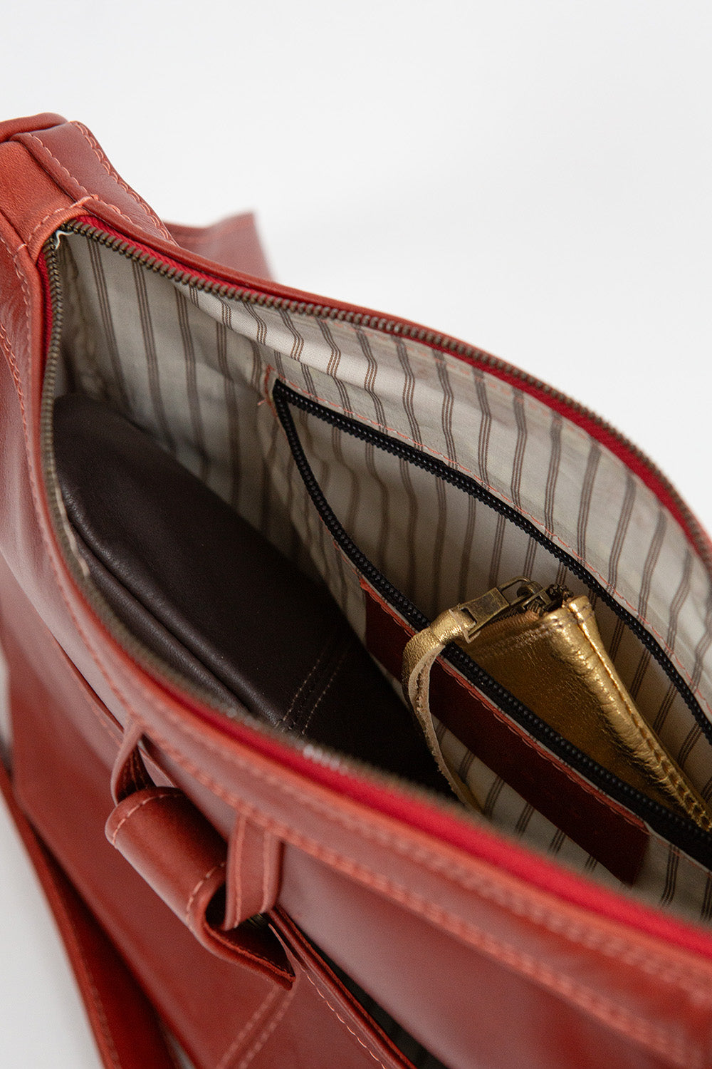 Twiggy Leather Shoulder Bag in Tomato