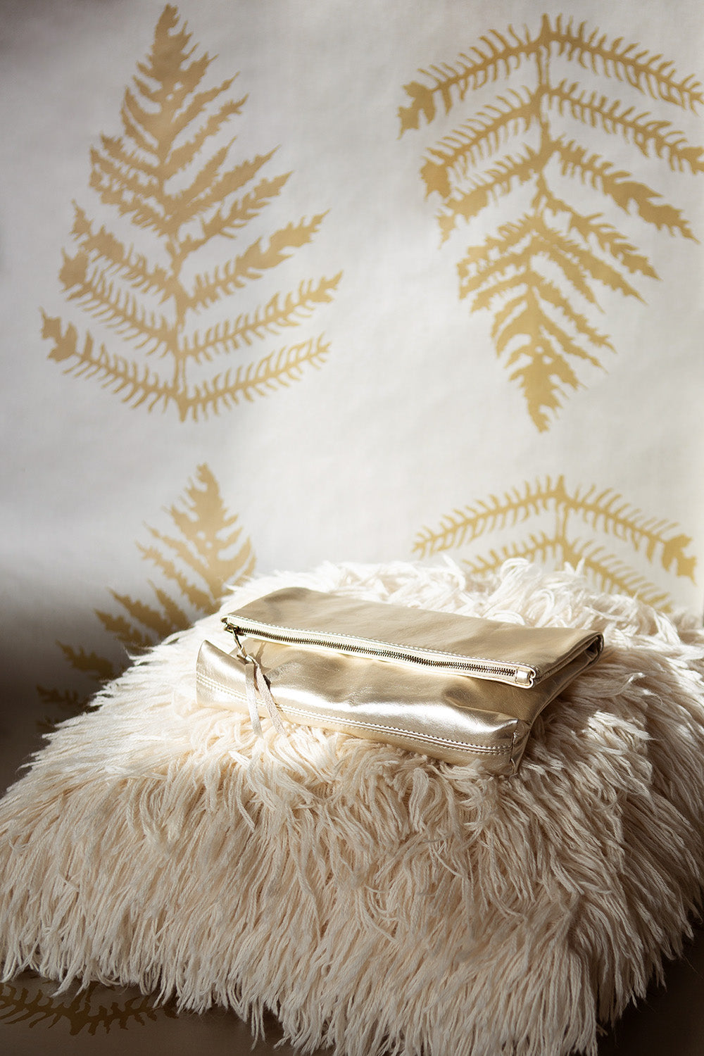 Fern Wallpaper in Platinum/Gold