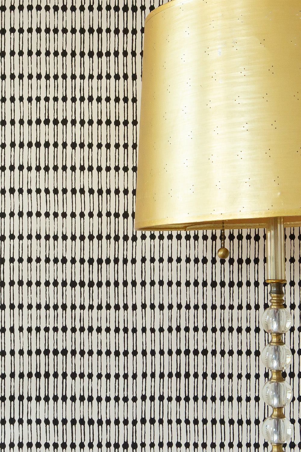 Jacobsen Wallpaper in Ivory/Ebony