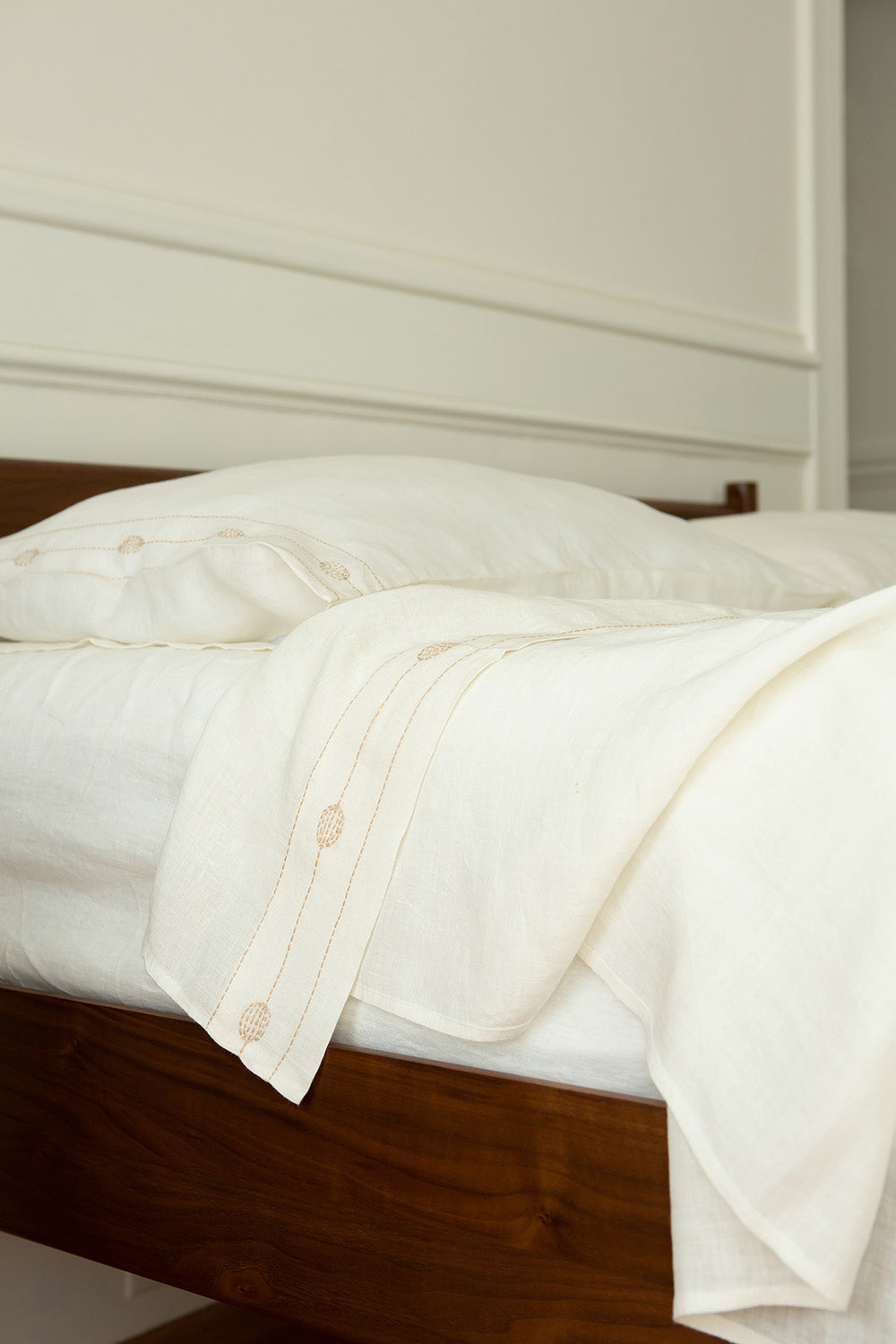 Totem Flat Top Sheet in Hand-embroidered Soft White Linen