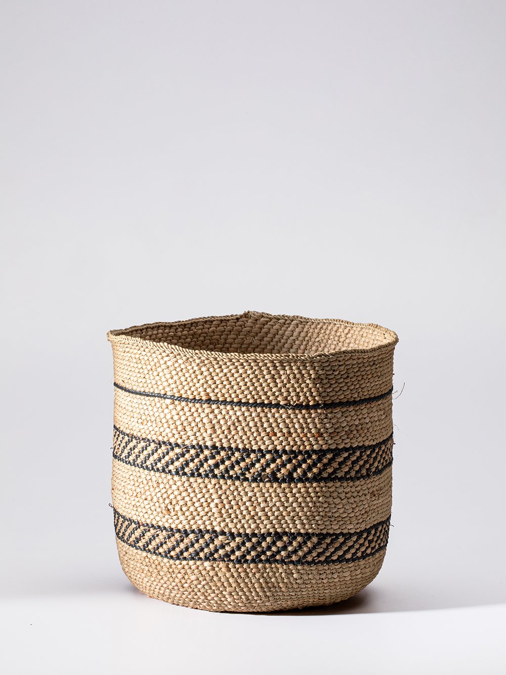 Medium Iringa Basket in Natural & Black