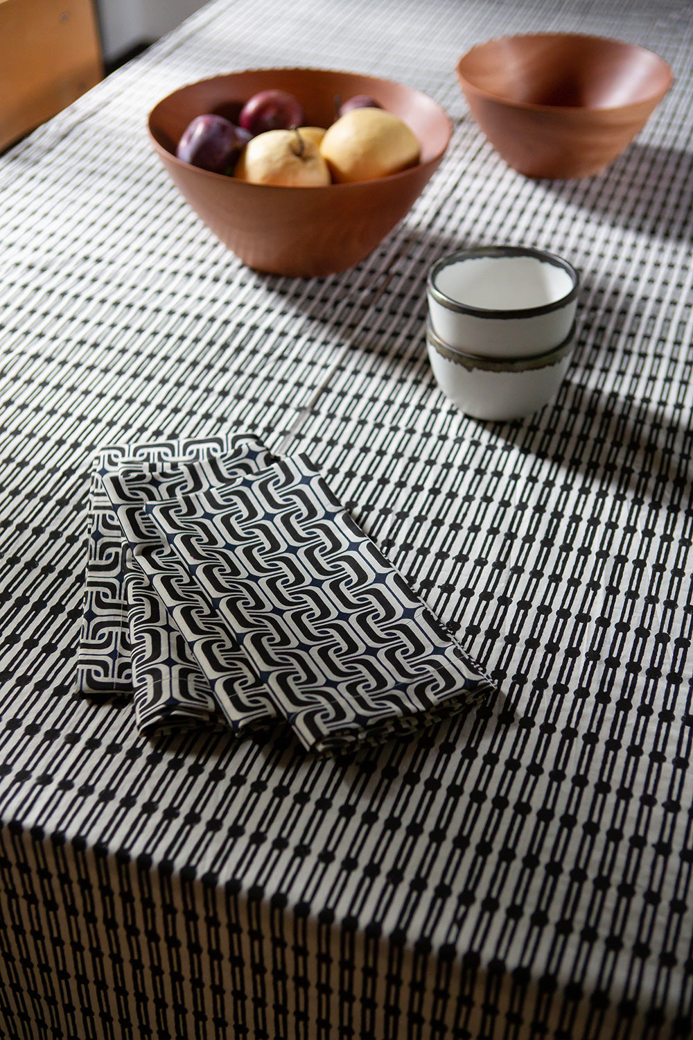 Cotton Napkin Set in 1965 Natural/Black/Navy