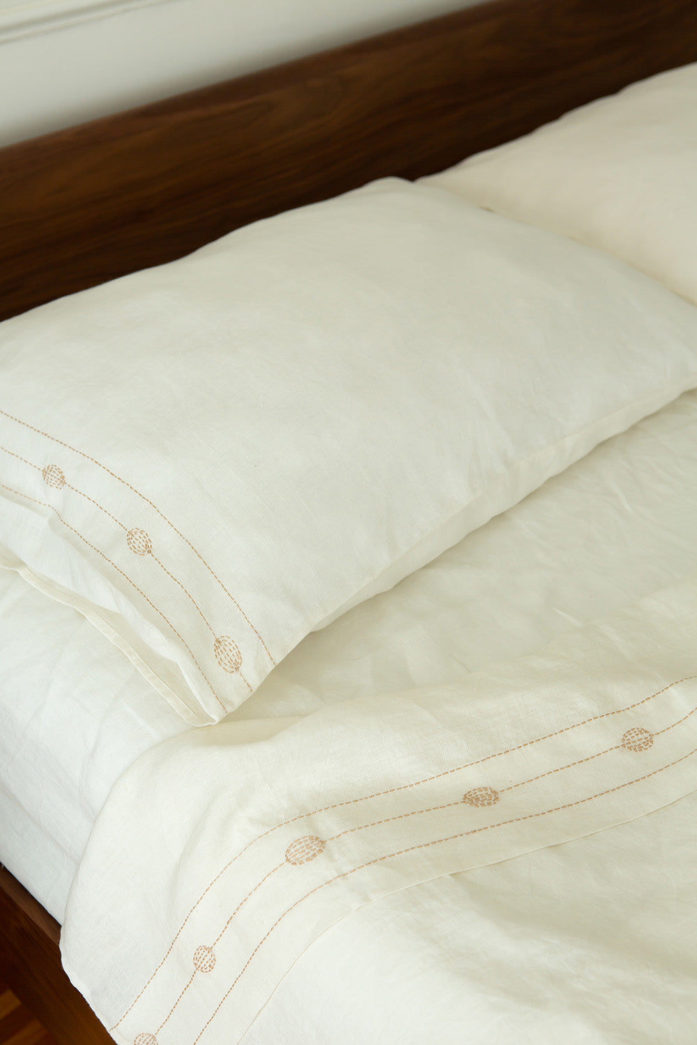 Totem Flat Top Sheet in Hand-embroidered Soft White Linen