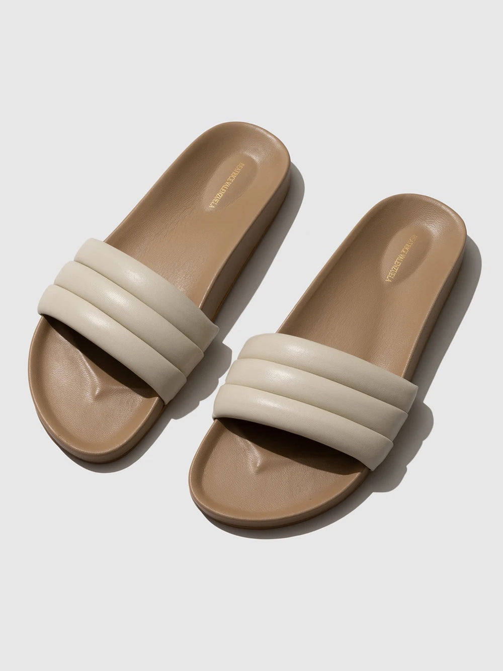 Beatrice Valenzuela Classic Sandalia in Shell