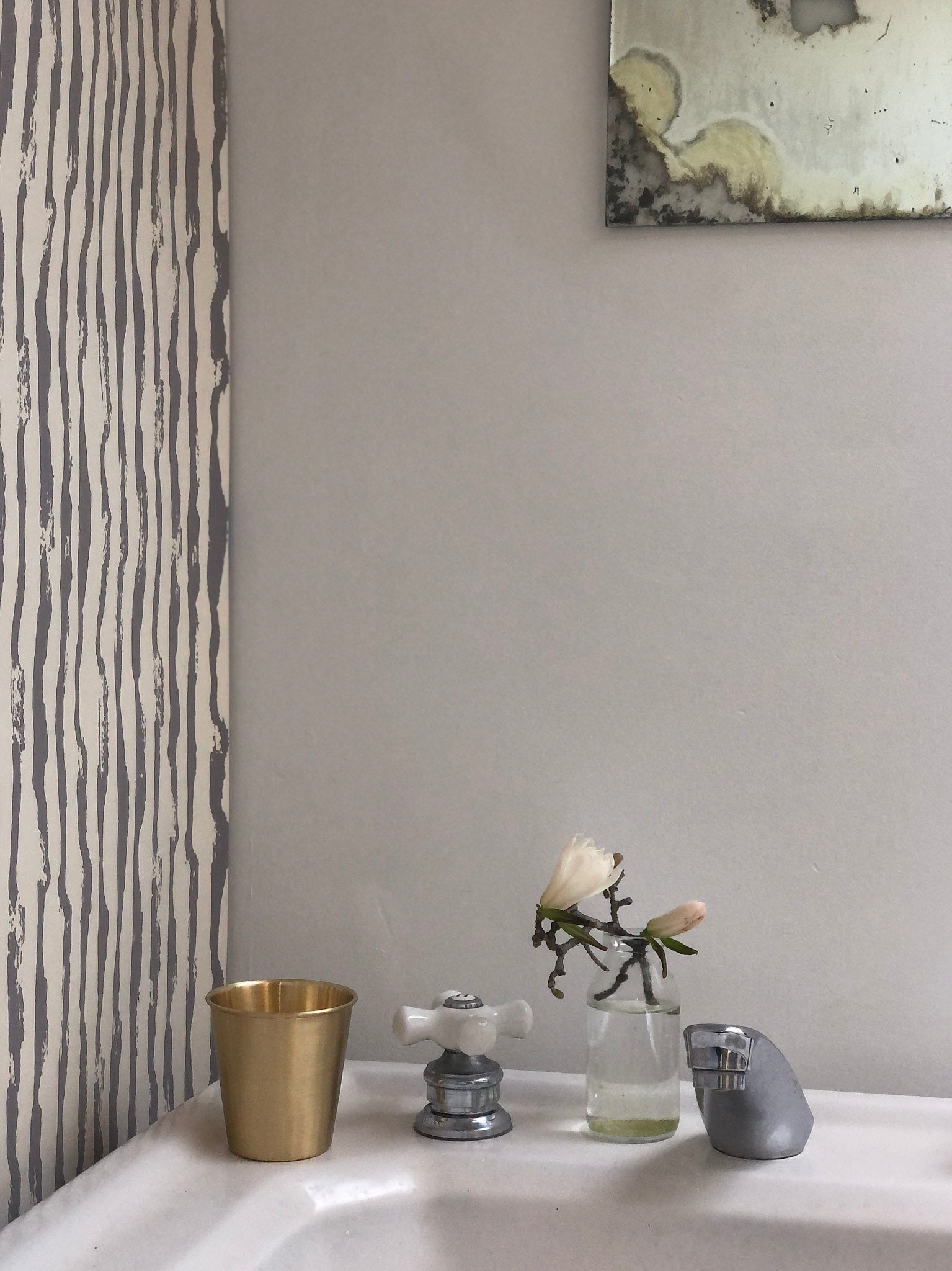 Alder Vinyl Wallpaper in Bone/Dove