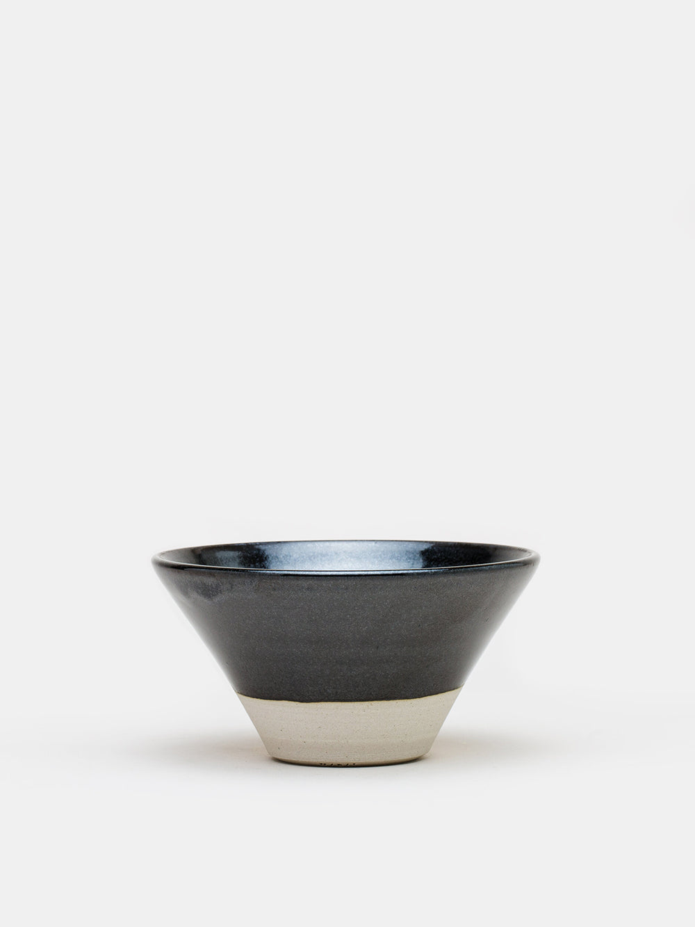 WRF Medium V-bowl in Black