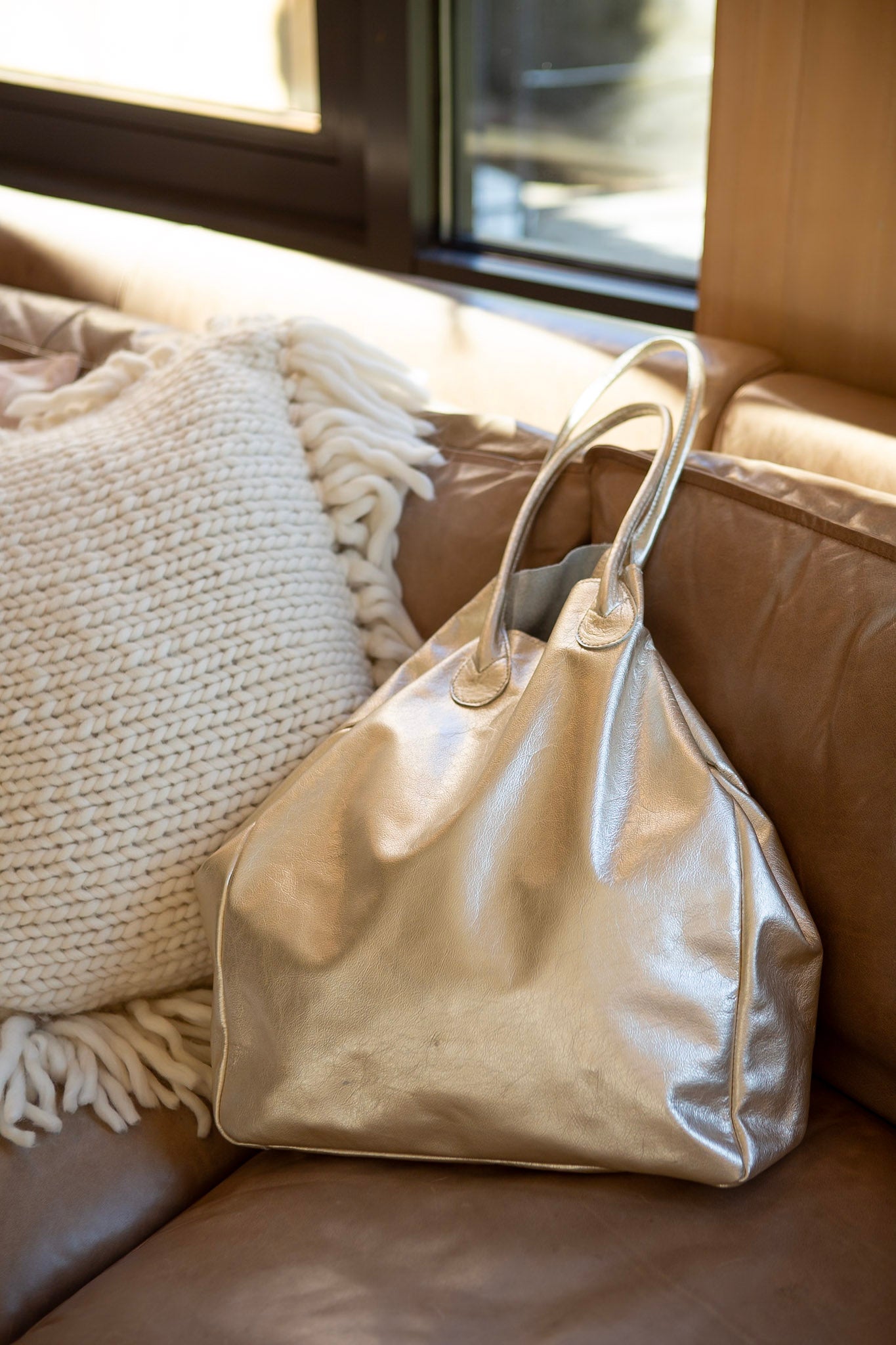 Eve Leather Tote in Platinum
