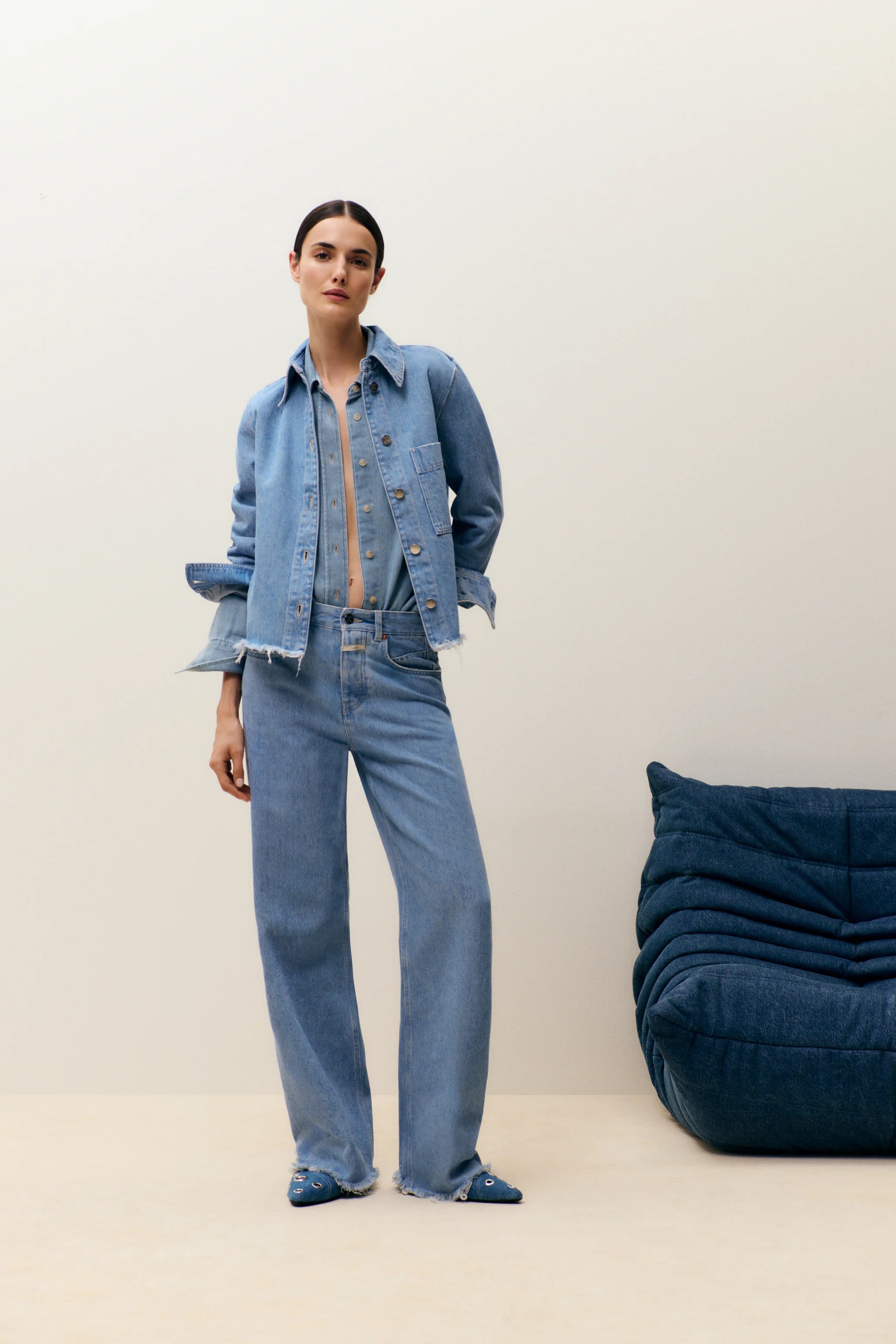 Closed Nikka Jean In Light Blue Closed Nikka Jean In Light Blue