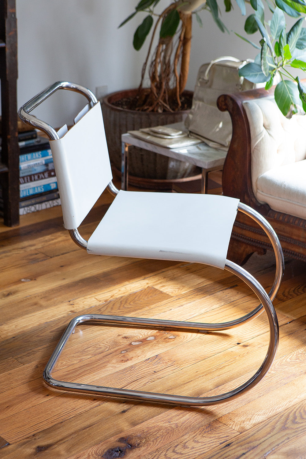 Mies van der Rohe MR10 Cantilever Chair in White Leather