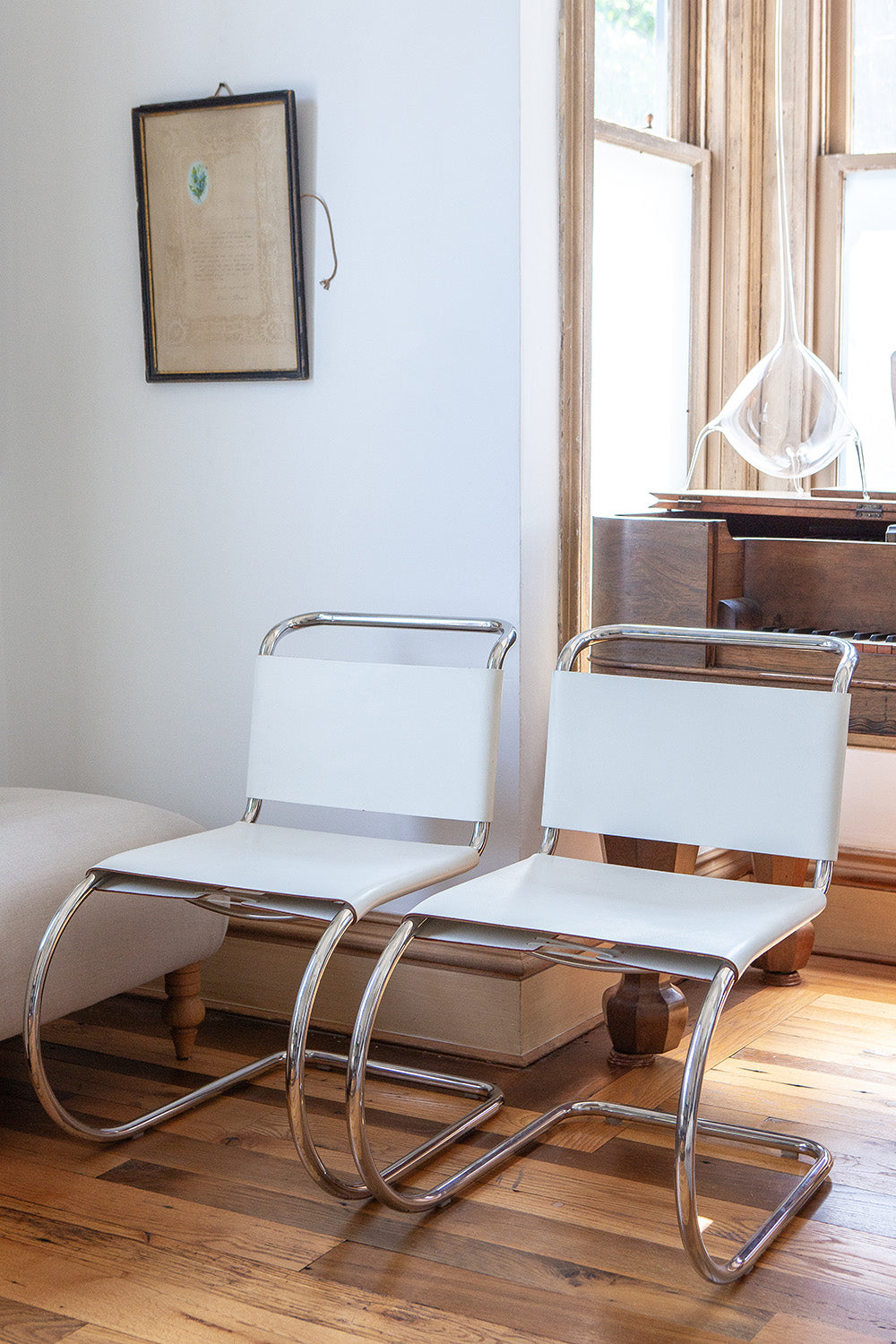 Mies van der Rohe MR10 Cantilever Chair in White Leather