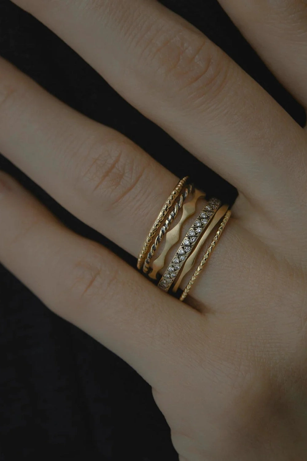 Satomi Kawakita 2.2mm Diagonal Antiqued Diamond Band