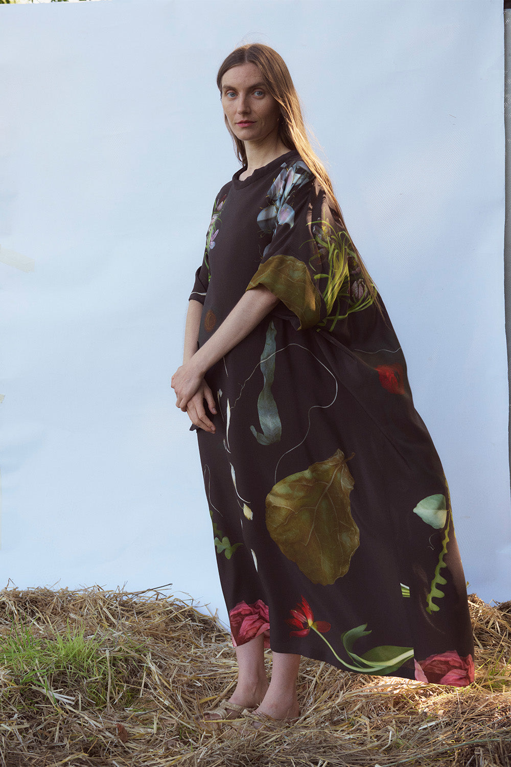 Anntian Flowers Silk Dress in Black