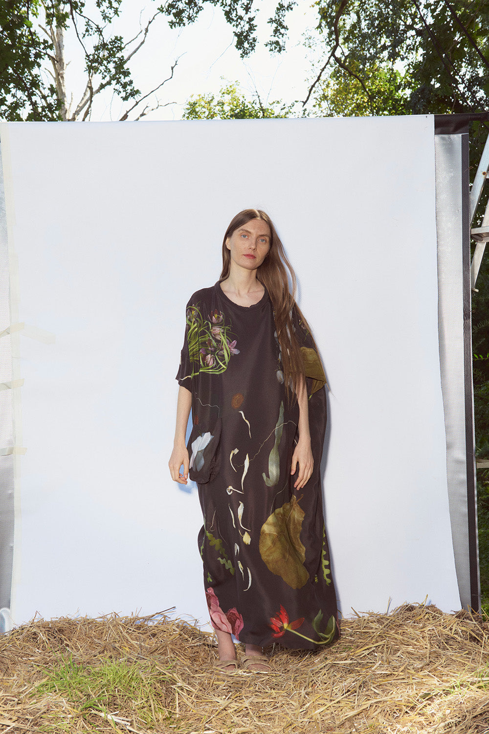 Anntian Flowers Silk Dress in Black