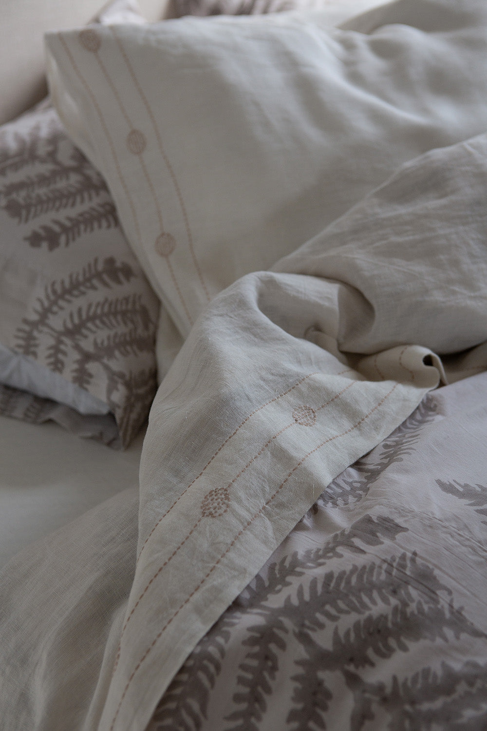 Totem Washed Linen Sheet Set