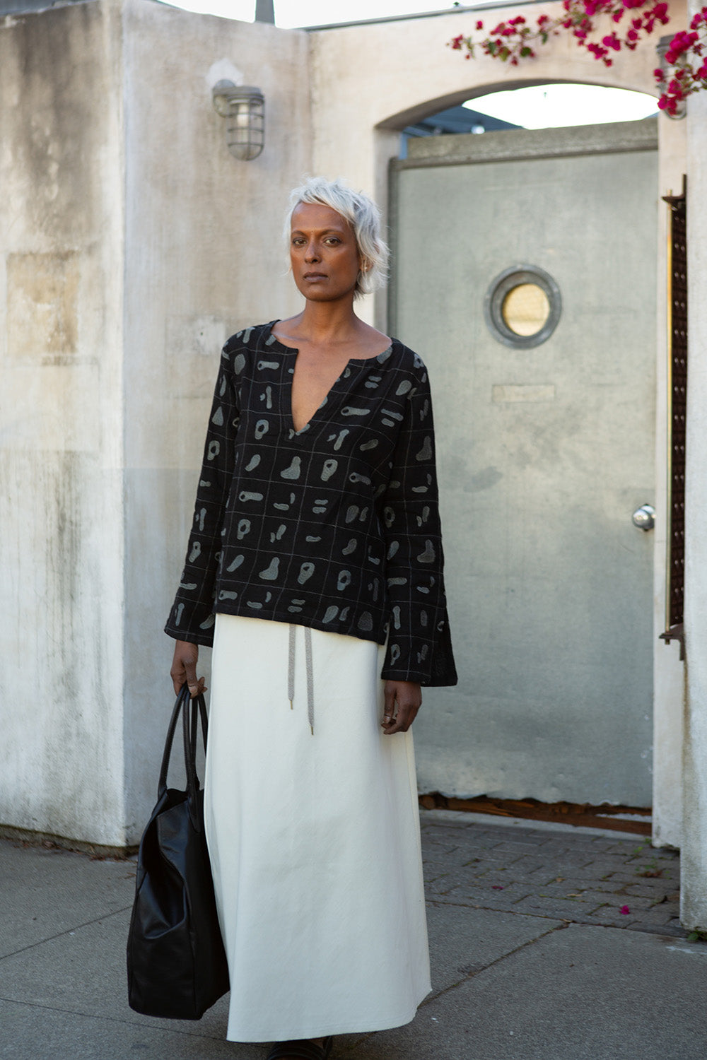 Diego Linen Top in Black Solid Embroidery