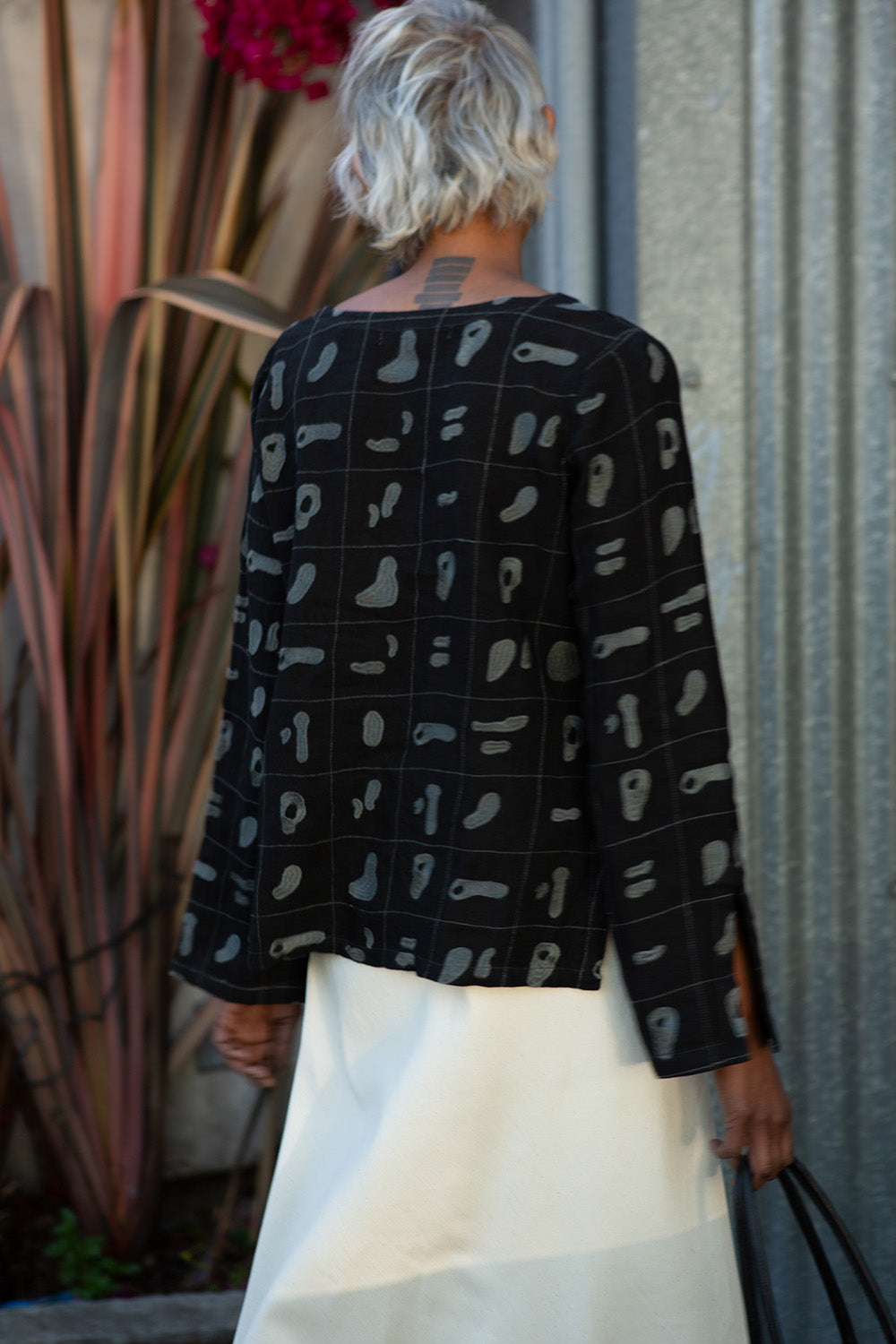 Diego Linen Top in Black Solid Embroidery