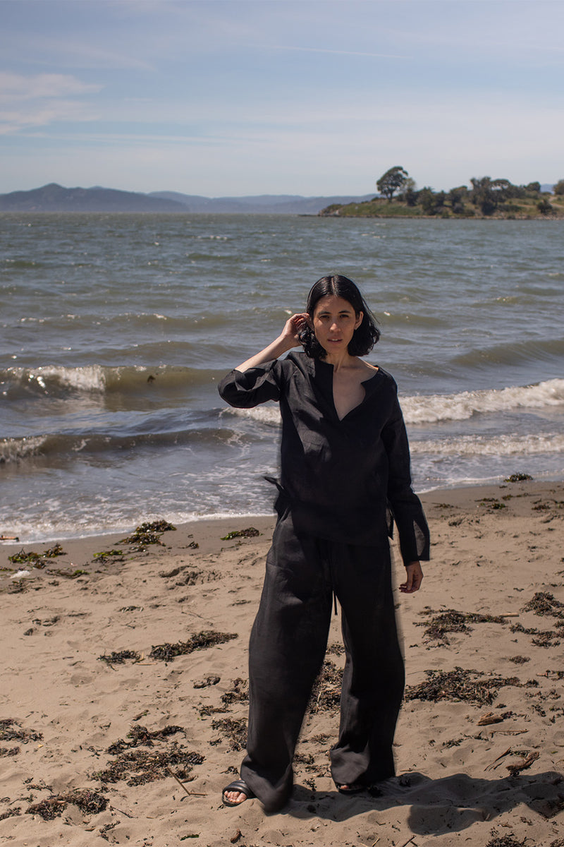 Diego Handkerchief Linen Top in Black