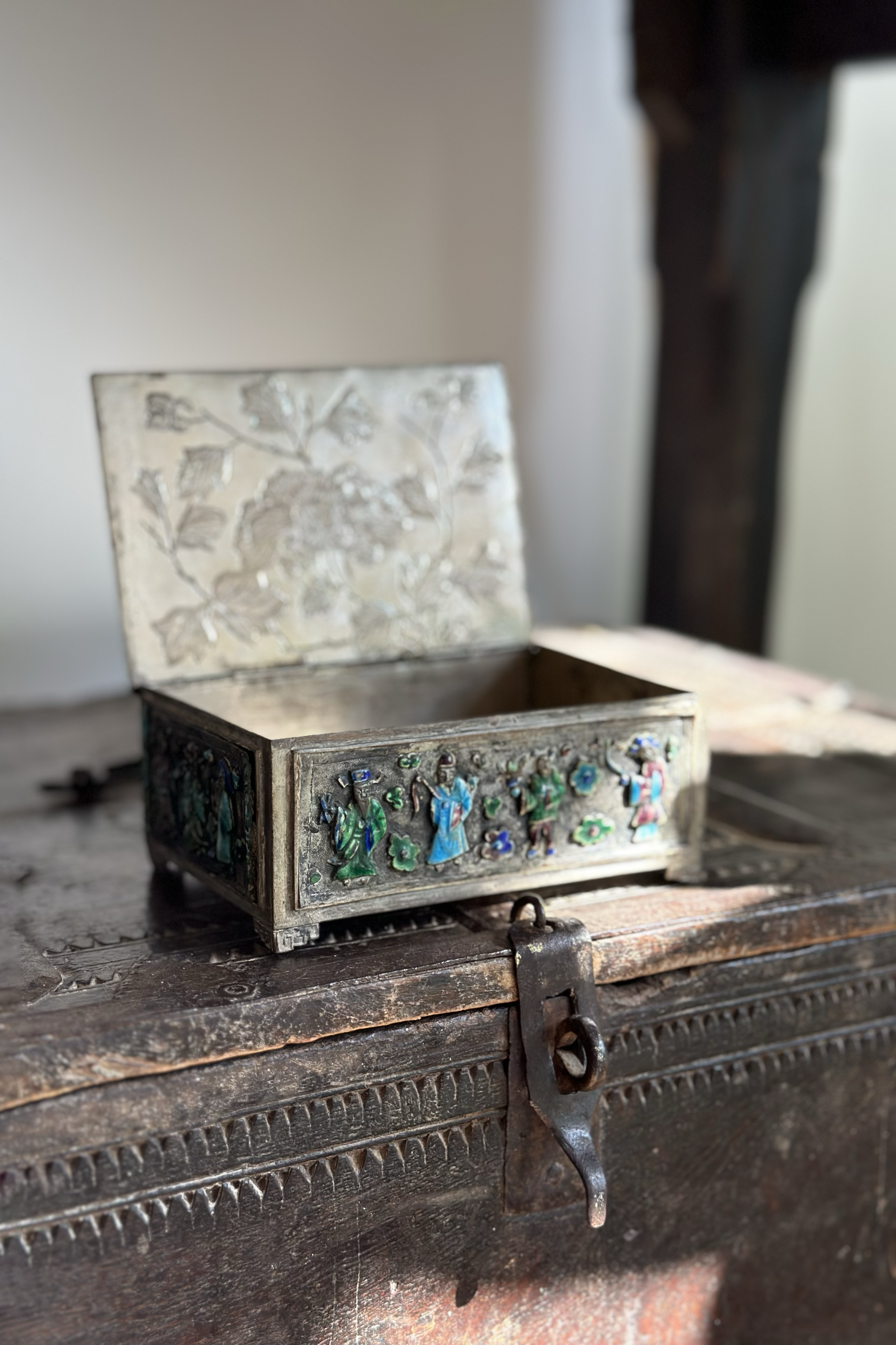 Vintage Chinese Petite Enamel Box With Engraved Lid