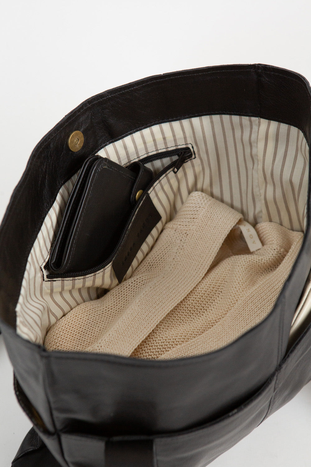 Etienne Leather Utility Tote in Black