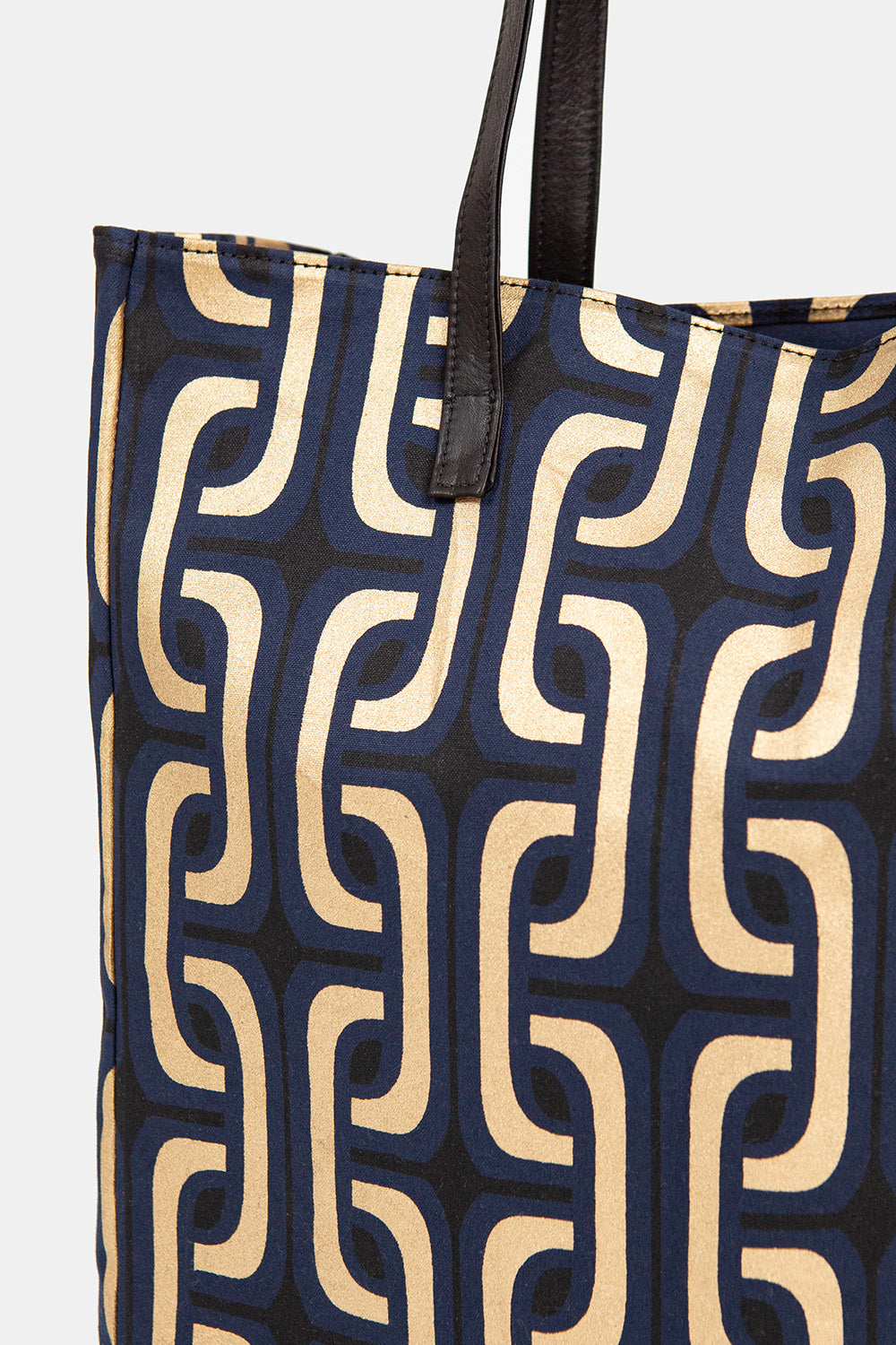 PRE-ORDER Super 1965 Eve Tote in Midnight