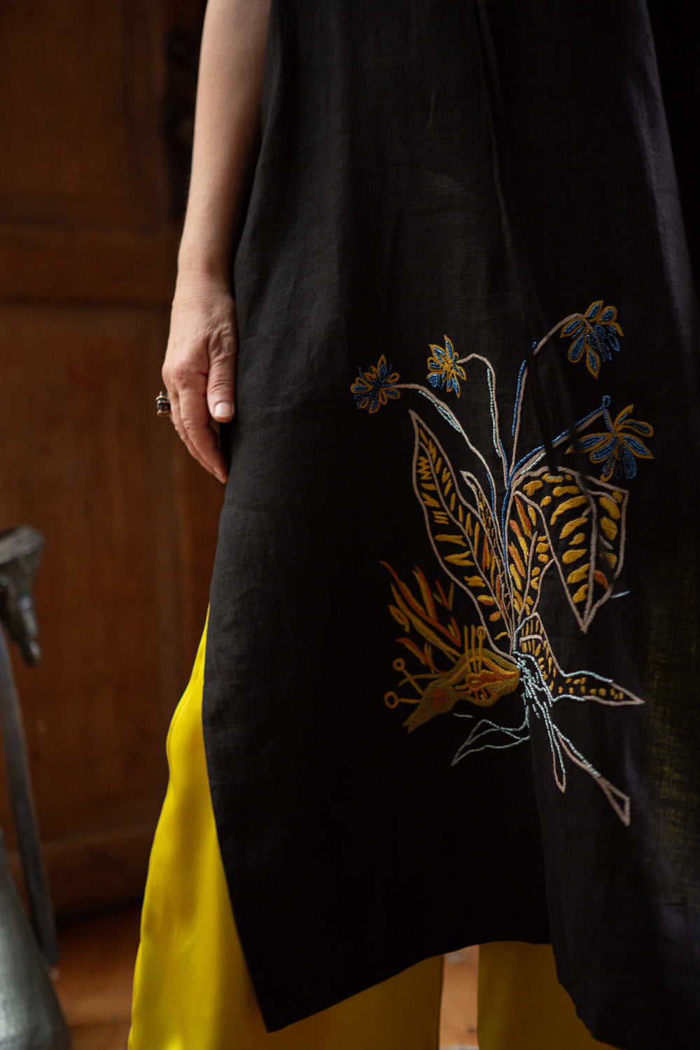 Girard Embroidered Linen Caftan In Bloom