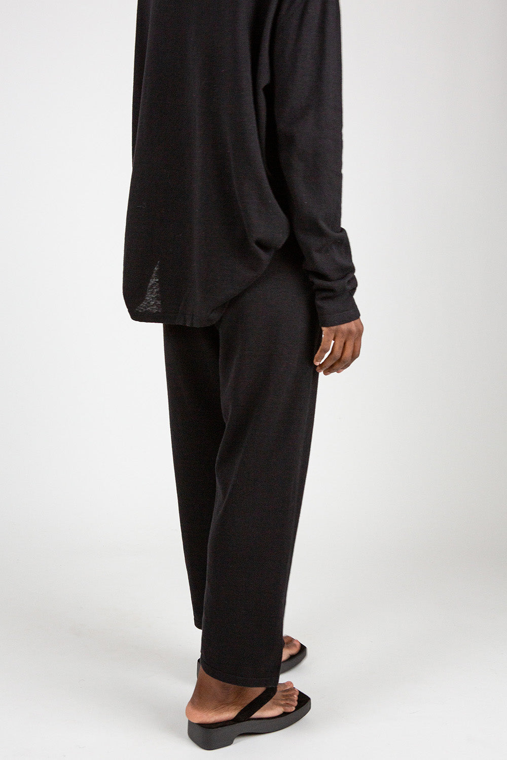 Lauren Manoogian Capri Pants in Black
