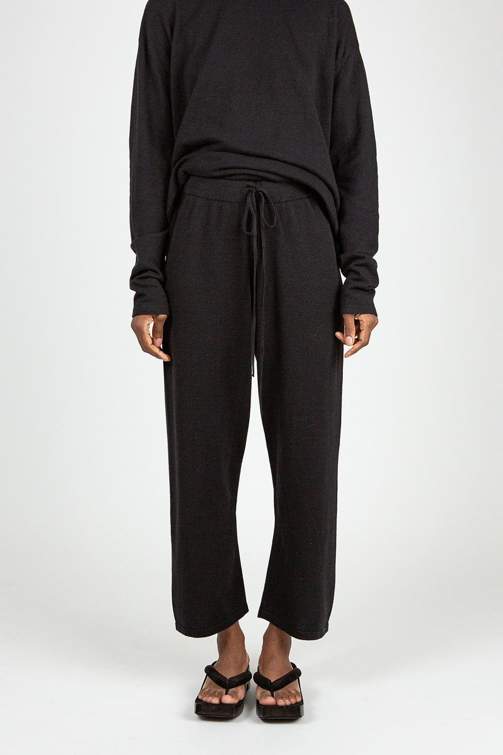Lauren Manoogian Capri Pants in Black