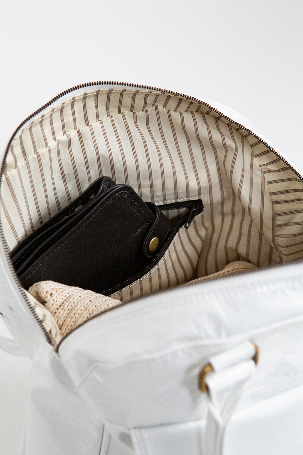 Leo Bowling Bag in White Patent
