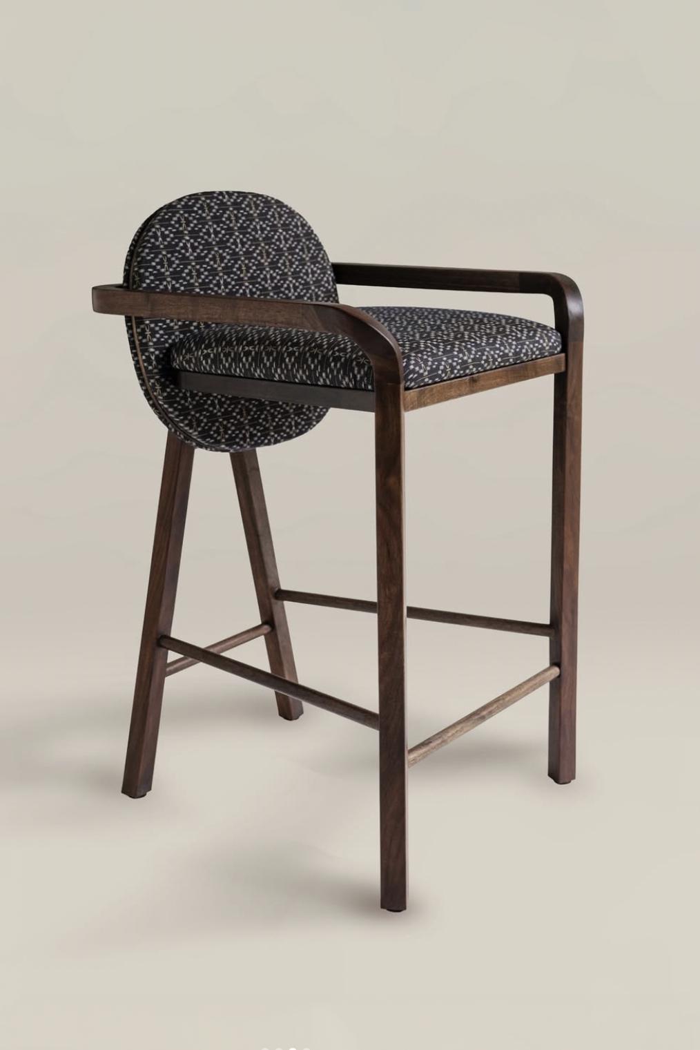 Luis Peña Xavier Stool