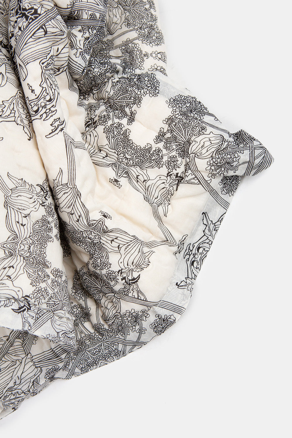 Cotton Hand-stitched Quilt In Natural And Black Botanicus