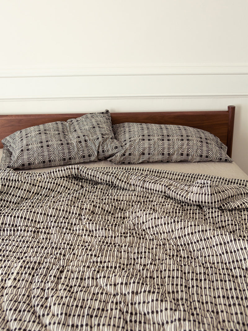 Cotton Hand-stitched Quilt in Jacobsen