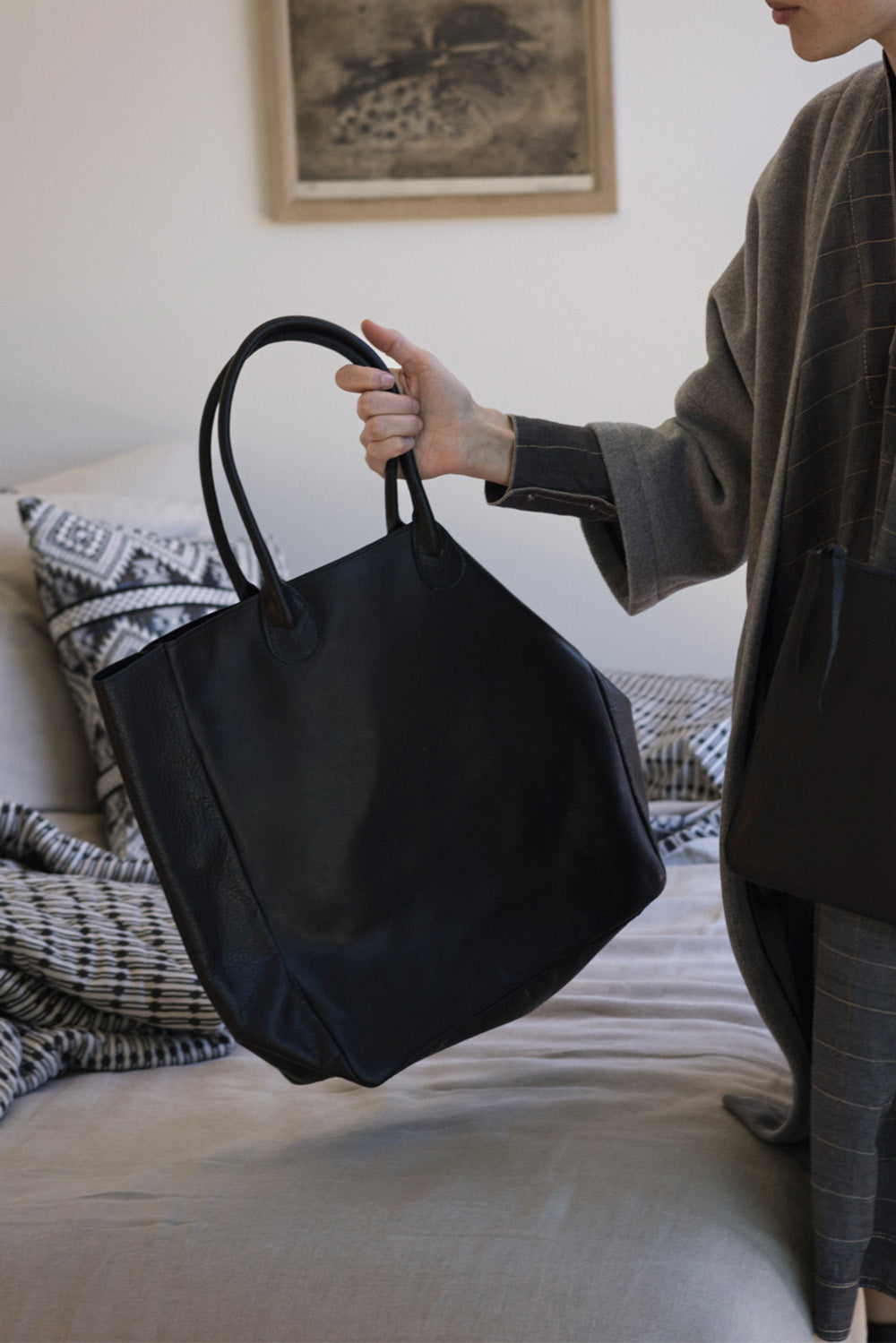 Eve Leather Tote in Black