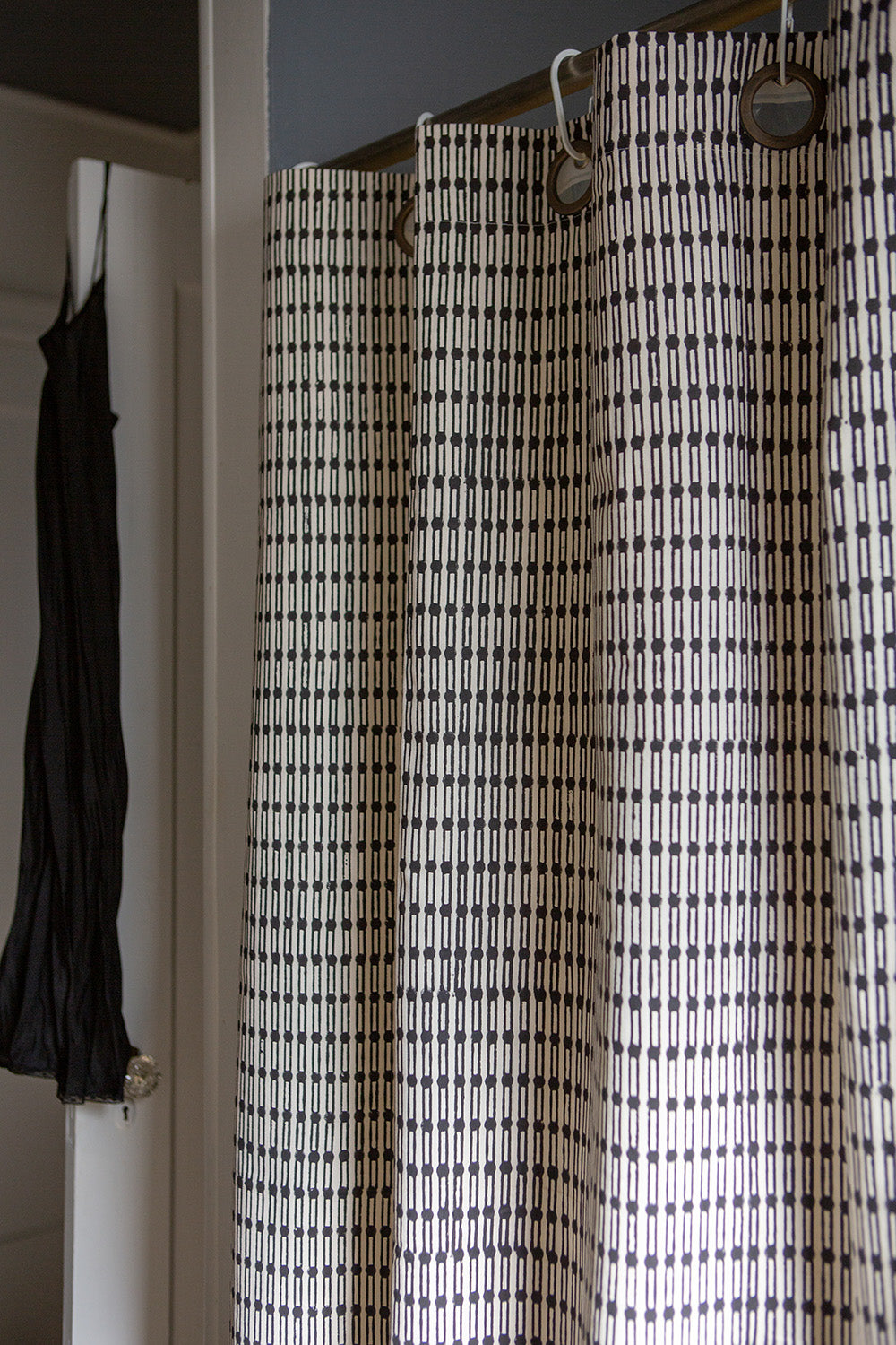 Cotton Shower Curtain in Natural and Black Jacobsen
