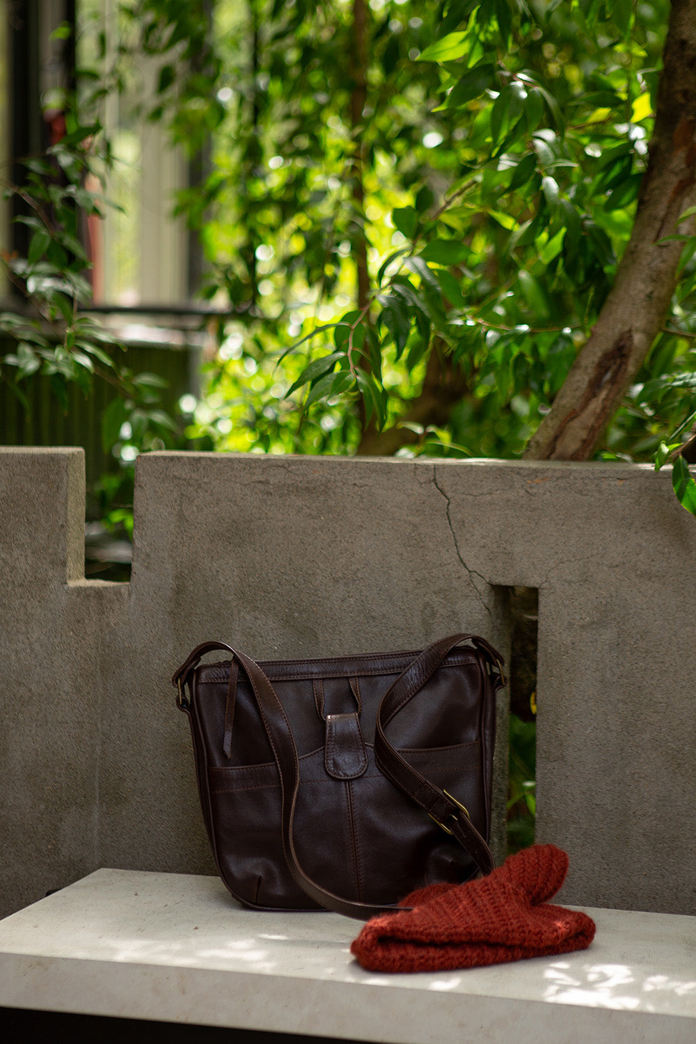 Twiggy Leather Shoulder Bag in Nocino