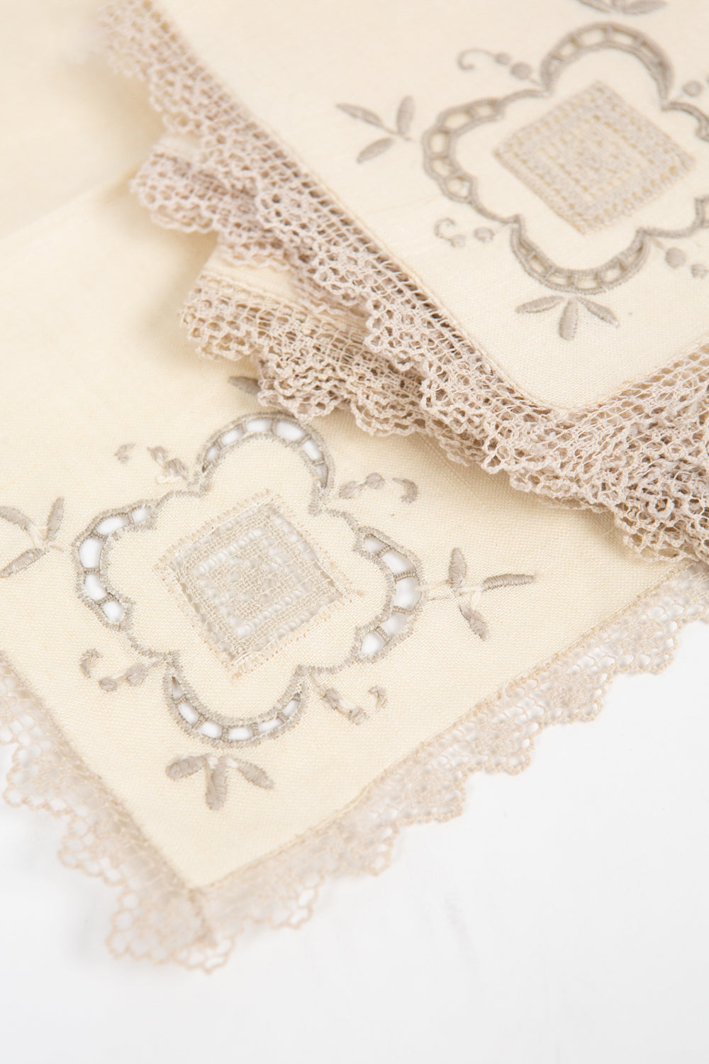 Set of 6 Linen Embroidered Cocktail Napkins with Lace Trim
