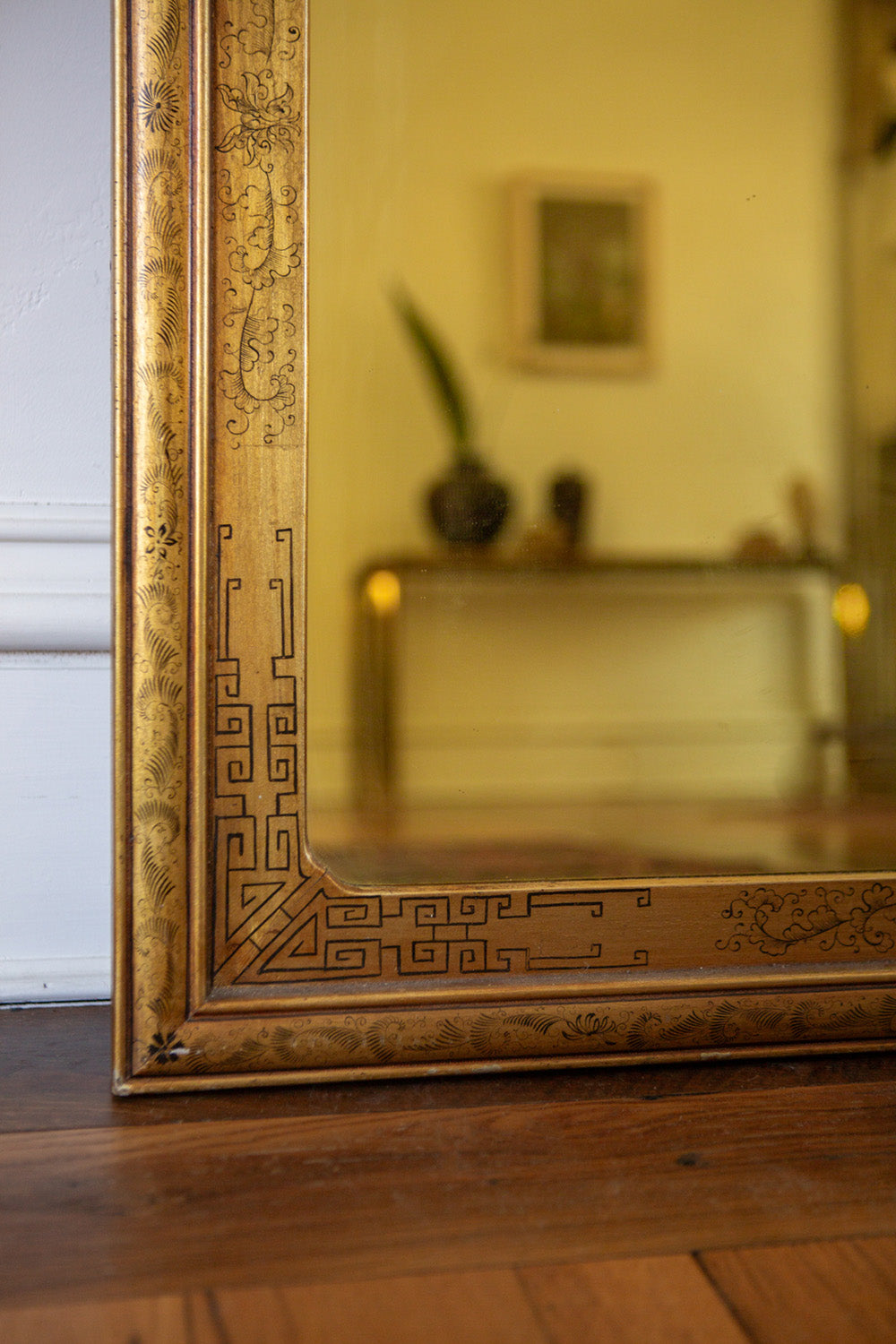 Pair of Italian Chinoiserie Giltwood Girandole Trumeau Mirrors