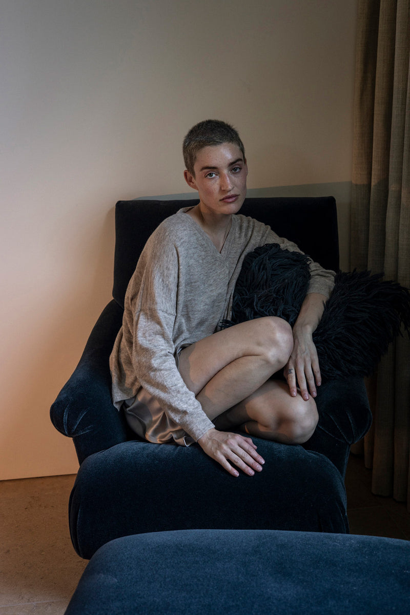 Alpaca V Neck Pullover in Dust