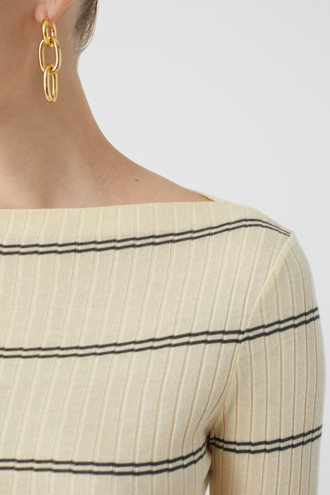 Closed High Neck Long Sleeve in Elderflower