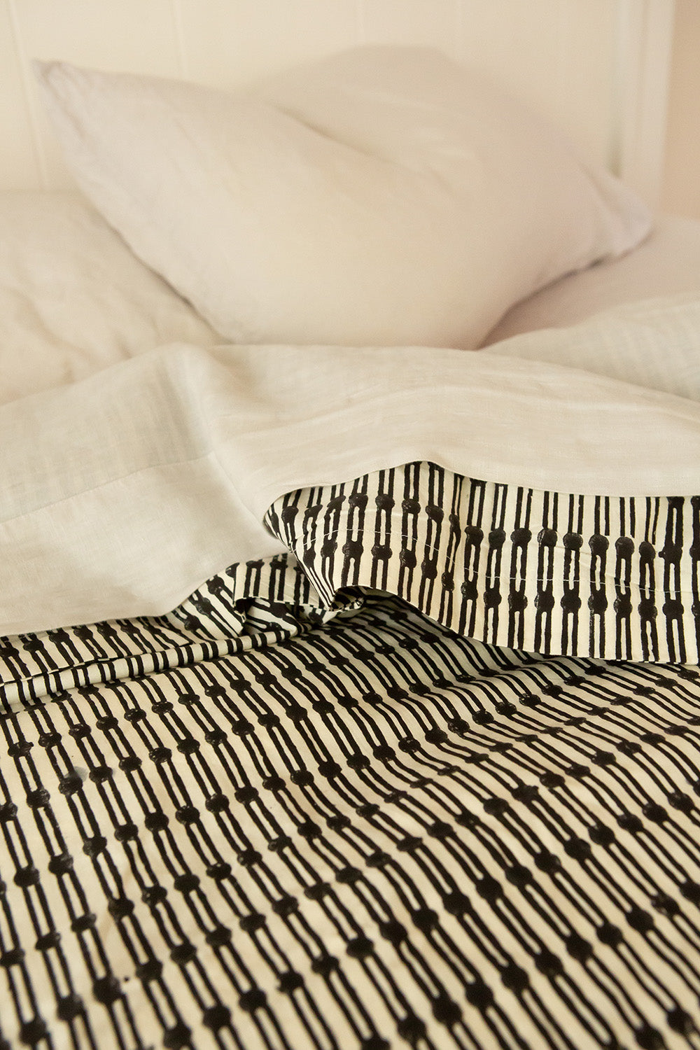 Cotton Duvet Cover In Natural And Black Jacobsen